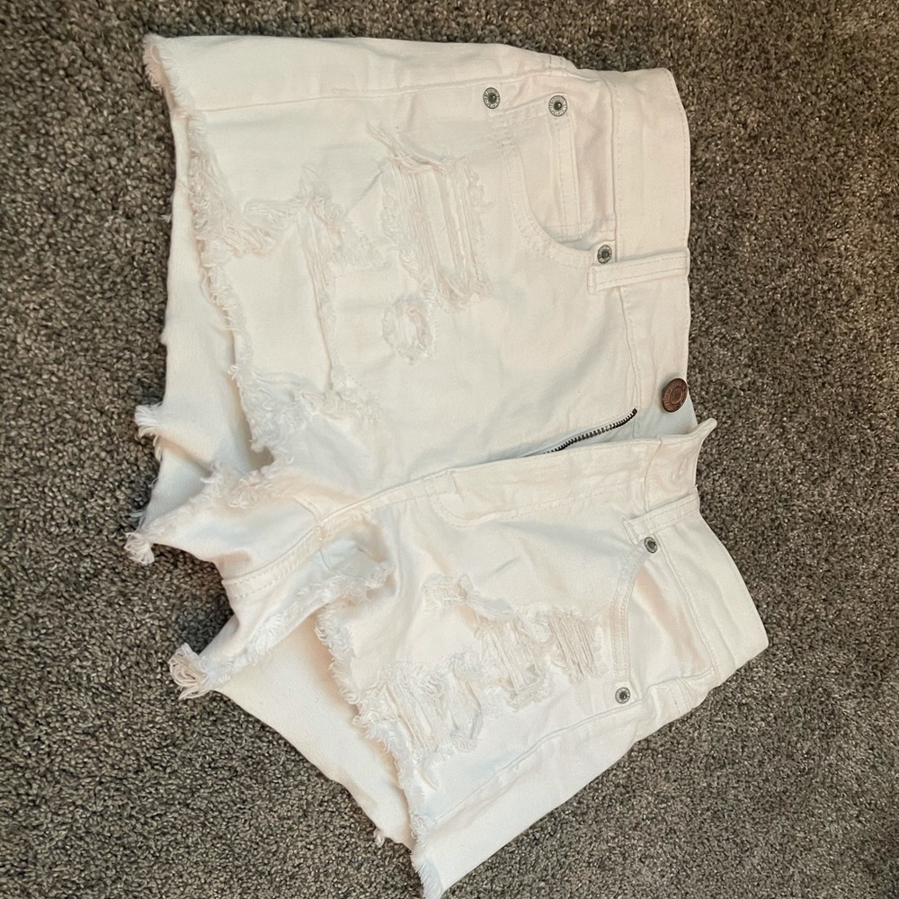 American Eagle Jean shorts . size 4 fit like 2